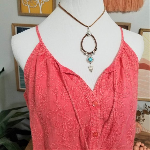 Top. Sleeveless. Coral Embroidered. Luna Moon Brand. Size Medium. - Picture 3 of 8
